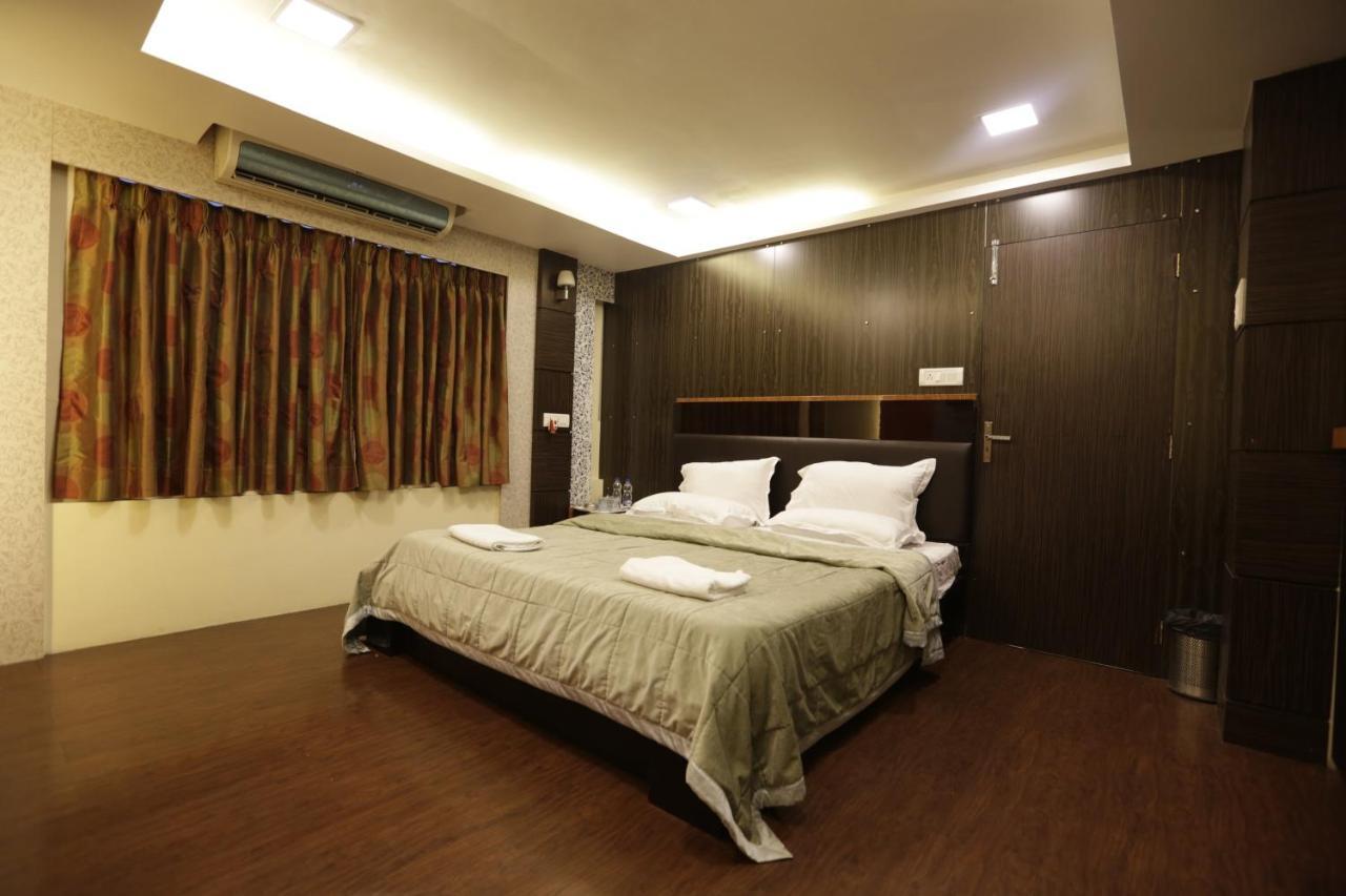 Hotel Metro Palace Mumbai Ngoại thất bức ảnh