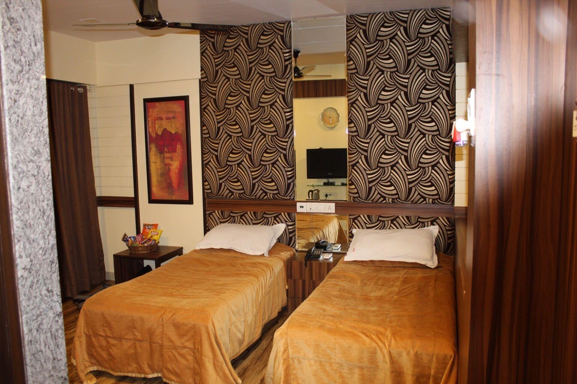 Hotel Metro Palace Mumbai Ngoại thất bức ảnh