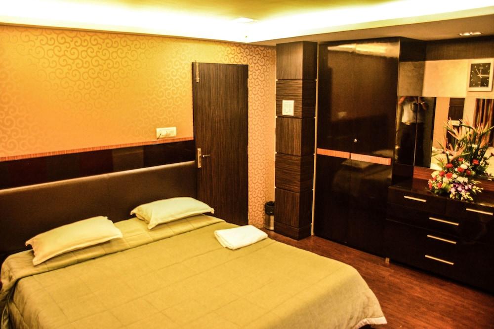 Hotel Metro Palace Mumbai Ngoại thất bức ảnh