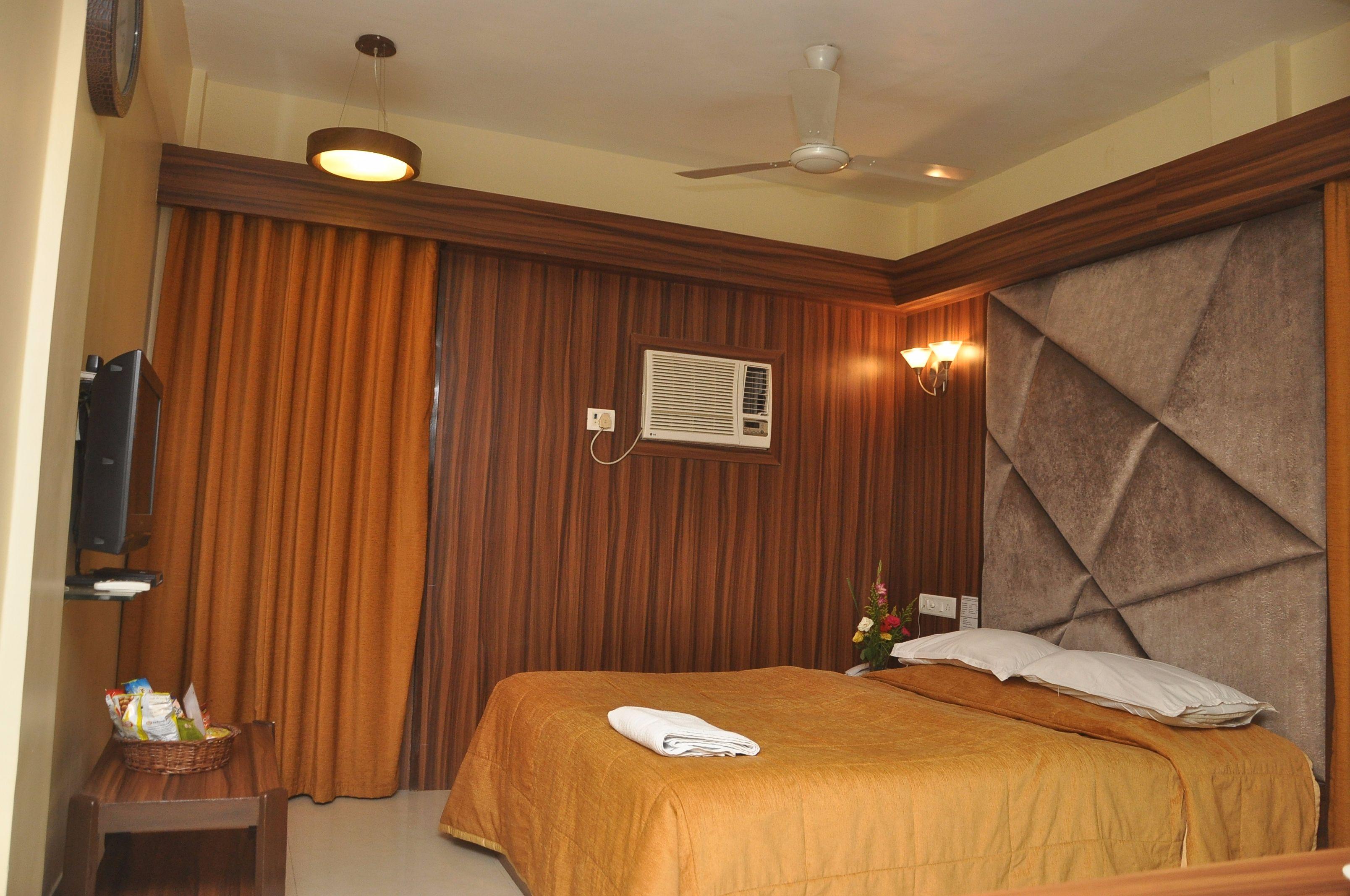 Hotel Metro Palace Mumbai Ngoại thất bức ảnh